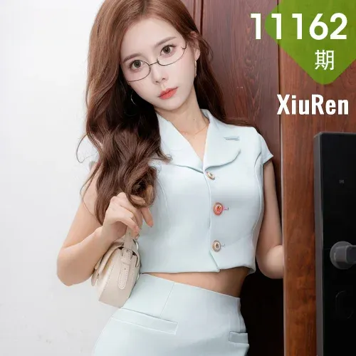 XiuRen 秀人 No.11162 拍黄瓜girl 浅色套装肉色丝袜